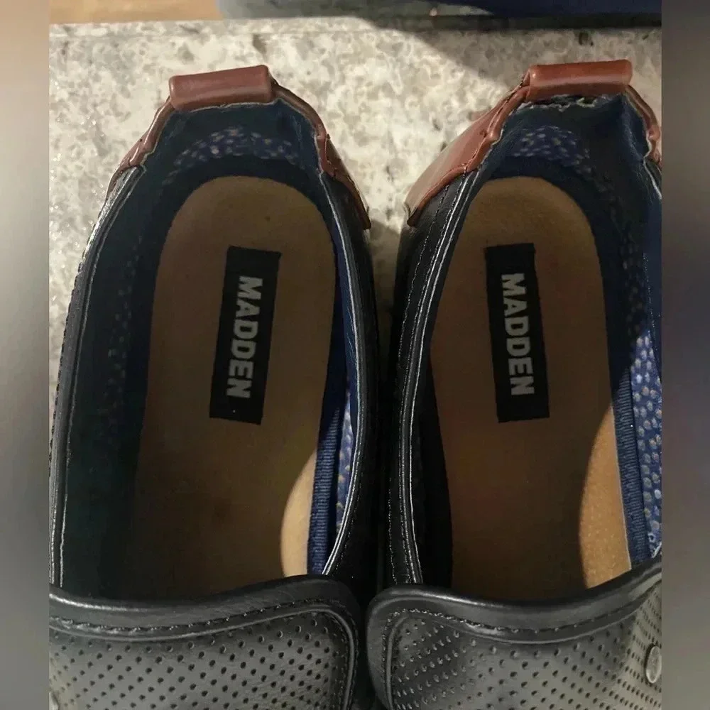 Steve Madden “Felix” black leather slip on loafer. Size 12
